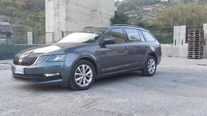 Blu Usata 2019 Skoda Octavia Station wagon | 11.000 € (Buon prezzo)