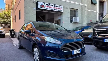 Usata Ford Fiesta 97 CV (71 kW) 2014 Blu Utilitaria