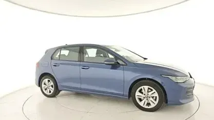 Usata VW Golf VIII Life 116 CV (85 kW) 2025 Blu Utilitaria