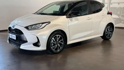 Usata Toyota Yaris Hybrid Style 116 CV (85 kW) 2023 Bianco Berlina