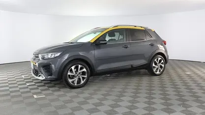 Usata Kia Stonic GT-Line 120 CV (88 kW) 2021 Grigio / pastello SUV