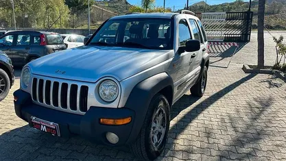 Usata Jeep Cherokee Limited 150 CV (110 kW) 2004 Grigio SUV
