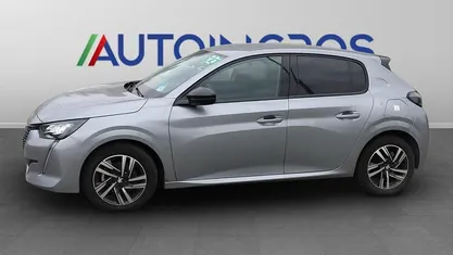 Grigio met. Usata 2023 Peugeot 208 Allure Due volumi | 13.990 € (Buon prezzo)