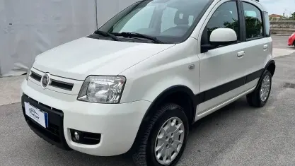 Usata Fiat Panda 4x4 Climbing 69 CV (50 kW) 2012 Bianco Utilitaria