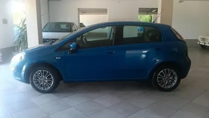 Usata Fiat Grande Punto S 69 CV (50 kW) 2011 Bluazzurro Utilitaria