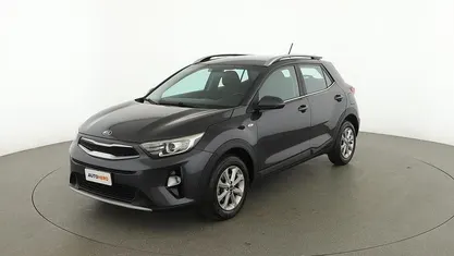 Usado Kia Stonic Style 110 CV (80 kW) 2017 Gris SUV