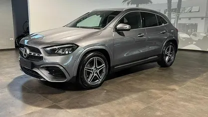 Usata Mercedes GLA200 AMG Line Premium 150 CV (110 kW) 2025 Gray SUV
