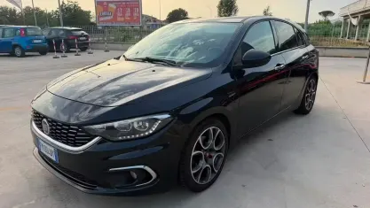 Usata Fiat Tipo Easy 120 CV (88 kW) 2017 Nero Berlina