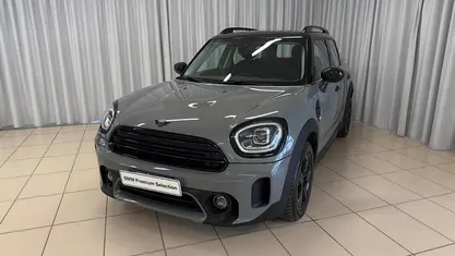 Moonwalk grey metallic Usata 2022 Mini Cooper Countryman Classic SUV | 26.500 € (Buon prezzo)