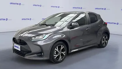 Nuova Toyota Yaris Hybrid Trend 116 CV (85 kW) 2026 Grigio scuro Utilitaria