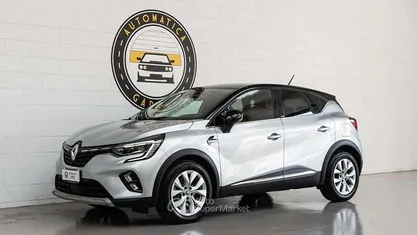 Usata Renault Captur Techno 160 CV (117 kW) 2021 Grigio SUV