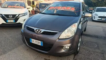 Usata Hyundai i20 75 CV (55 kW) 2012 Grigio Utilitaria