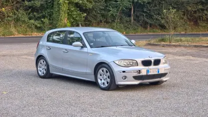 Usata BMW 118 122 CV (89 kW) 2006 Argento Utilitaria