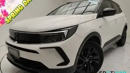 Käytetty Opel Grandland X GS Line 131 HP (96 kW) 2022 Valkoinen Katumaasturi