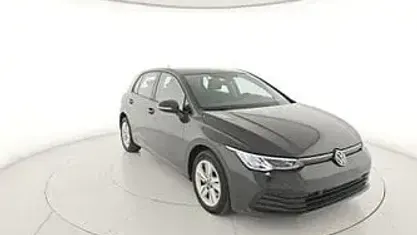 Usata VW Golf VIII Life 116 CV (85 kW) 2024 Nero Utilitaria