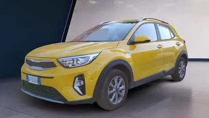 Giallo Usata 2022 Kia Stonic Urban SUV | 13.900 € (Buon prezzo)
