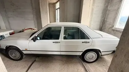 Usata Mercedes 190 72 CV (52 kW) 1984 Bianco Berlina