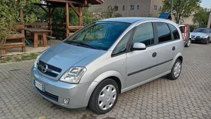 Usata Opel Meriva Cosmo 101 CV (74 kW) 2005 Grigio Monovolume