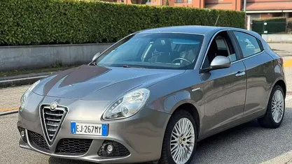 Usata Alfa Romeo Giulietta Distinctive 140 CV (102 kW) 2011 Utilitaria