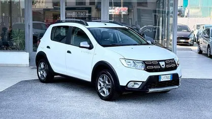 Bianco Usata 2017 Dacia Sandero Stepway Due volumi | 7900 € (Buon prezzo)