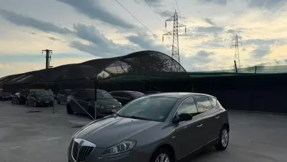 Usata Lancia Delta S 120 CV (88 kW) 2011 Grigio Utilitaria