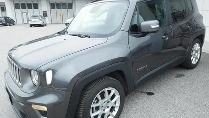 Usata Jeep Renegade Limited 131 CV (96 kW) 2021 Grigio SUV