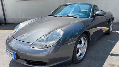 Begagnad Porsche Boxster 211 HK (155 kW) 2000 Grå Cab