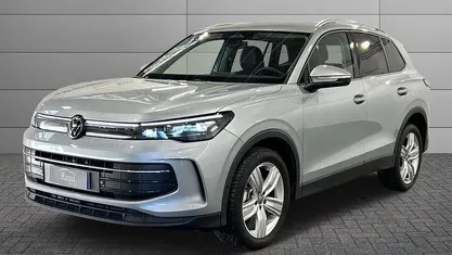 Usata VW Tiguan Edition 193 CV (141 kW) 2025 Grigio chiaro metallizzato SUV