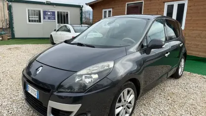 Usata Renault Scénic III 110 CV (80 kW) 2011 Grigio Monovolume