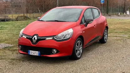 Rosso Usata 2015 Renault Clio IV Tre volumi | 8500 € (Buon prezzo)