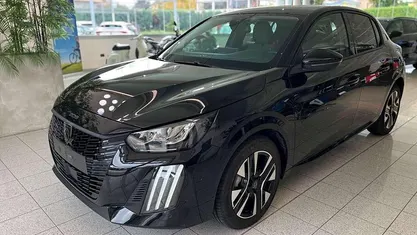 Nuova Peugeot 208 Allure 101 CV (74 kW) 2025 Bianco pastello Utilitaria