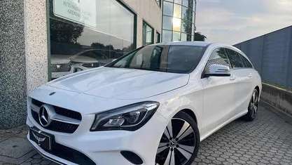 Usata Mercedes CLA200 Shooting Brake 150 CV (110 kW) 2019 Bianco Station wagon