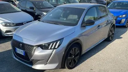 Usata Peugeot 208 GT 102 CV (75 kW) 2023 Grigio Utilitaria