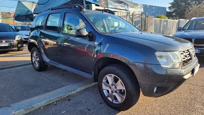 Usata 2014 Dacia Duster Lauréate SUV | 7900 € (Buon prezzo)