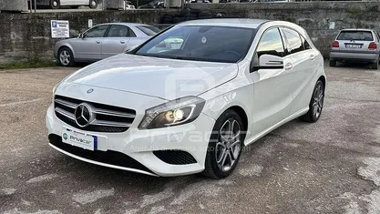 Bianco Usata 2013 Mercedes A180 Due volumi | 8900 €