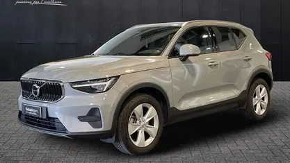 Grigio Usata 2024 Volvo XC40 Core SUV | 33.500 € (Buon prezzo)