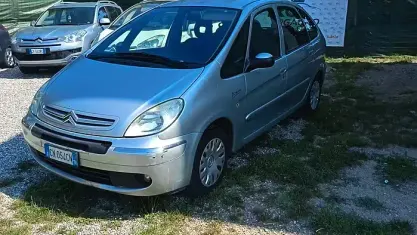 Usata Citroën Xsara Picasso Exclusive 90 CV (66 kW) 2004 Grigio Monovolume