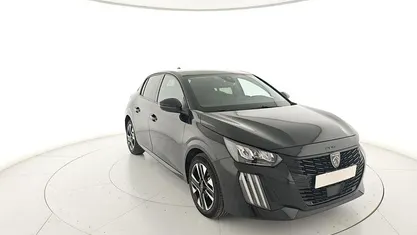 Usata Peugeot 208 Allure 101 CV (74 kW) 2025 Nero Utilitaria