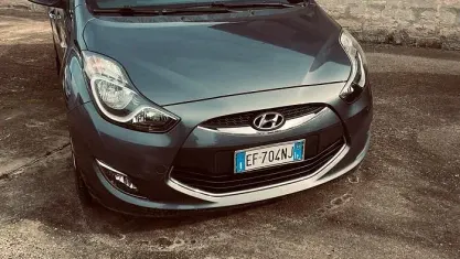 Usata Hyundai ix20 Comfort 77 CV (56 kW) 2011 Grigio Utilitaria