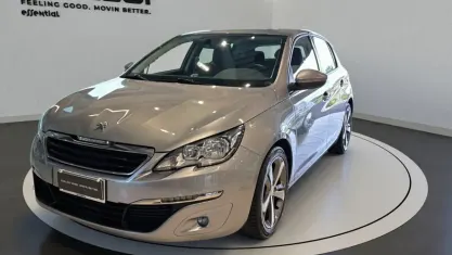 Usata Peugeot 308 Access 99 CV (72 kW) 2017 Argento Berlina