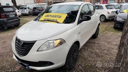 Usata Lancia Ypsilon Gold 85 CV (62 kW) 2014 Bianco Utilitaria