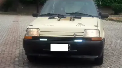 Usata Renault R5 46 CV (33 kW) 1988 Verde Utilitaria