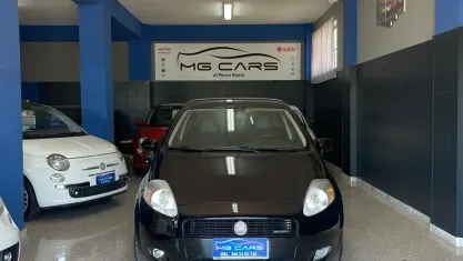 Usata Fiat Grande Punto Dynamic 75 CV (55 kW) 2009 Nero Utilitaria