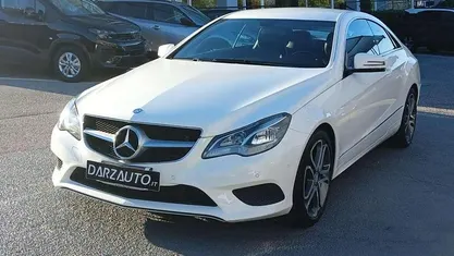 Usata Mercedes E220 170 CV (125 kW) 2016 Bianco pastello Coupé