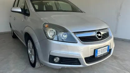 Usata Opel Zafira Cosmo 105 CV (77 kW) 2006 Grigio Monovolume