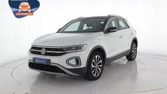 Pure white deep black perlato Usata 2022 VW T-Roc Style SUV | 21.500 € (Buon prezzo)