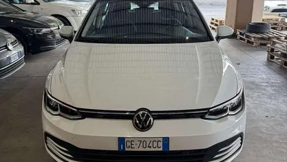 Usata VW Golf VII Life 150 CV (110 kW) 2021 Bianco Utilitaria