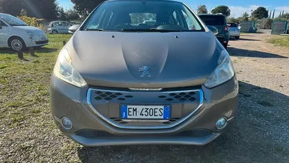 Marrone Usata 2012 Peugeot 208 Due volumi | 6950 € (Buon prezzo)