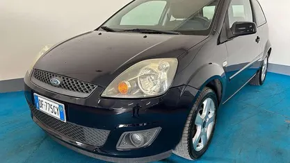 Blu/azzurro Usata 2007 Ford Fiesta Tre volumi | 2190 € (Ottimo prezzo)