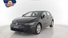 Usata 2024 VW Golf VIII Life Tre volumi | 25.500 € (Buon prezzo)
